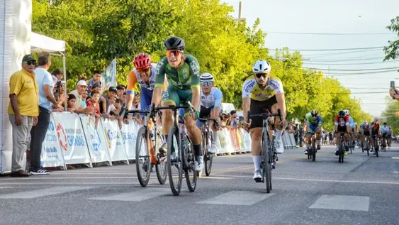 El embalaje final. Cobarrubia se impuso con autoridad en todos los embalajes de ayer, pero no le alcanzó porqeu Méndez defendió con uñas y dientes su ventaja.