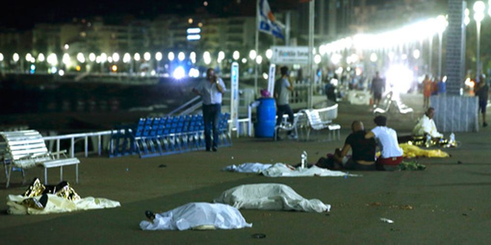 El gobierno francés eleva a 84 muertos el ataque terrorista con un camión
