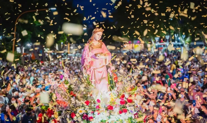 Procesión en honor a Santa Lucía en San Juan.