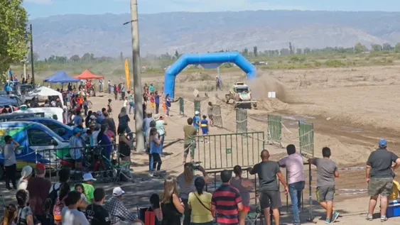 Epicentro en caminos de Angaco