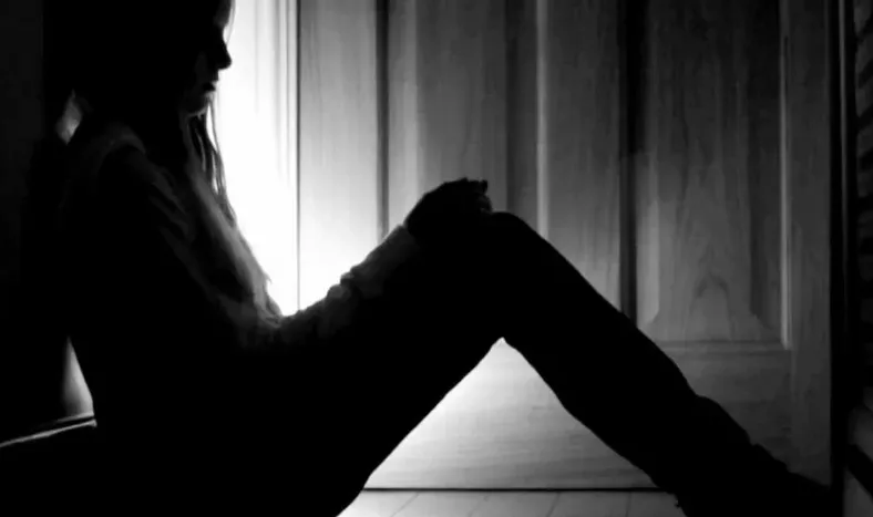 Condenaron a un hombre por manosear a sus hijas y a una amiga de ellas: no irá a la cárcel