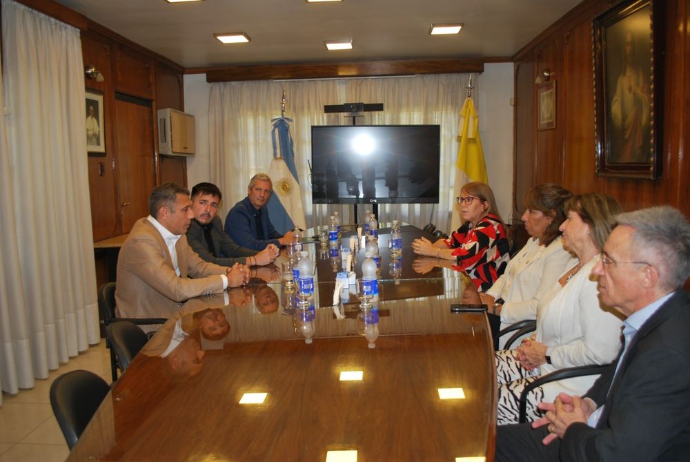 La UCCuyo firmó un acuerdon con la Fundación COE para reforzar la eduación médica con nuevas teconologías.