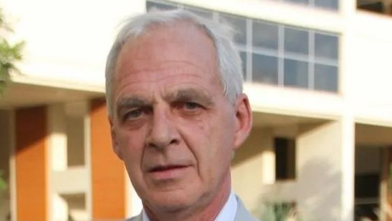 García eliminó dos secretarías en Rawson