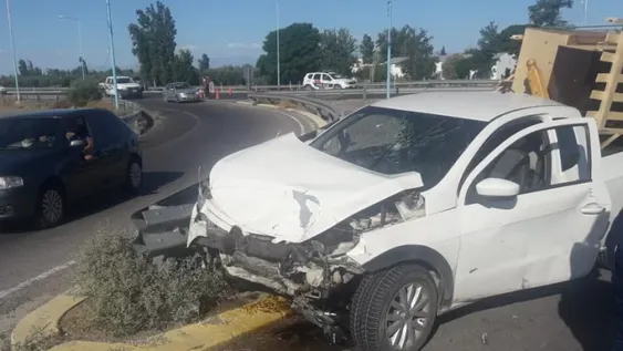 Choque en ruta 40 con 5 heridos