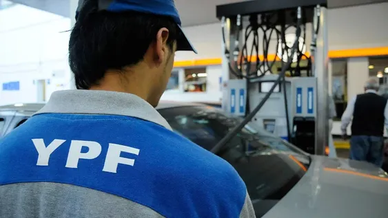 Doce días atrás YPF subió hasta $2,85 el litro; ahora bajó sólo 59 centavos
