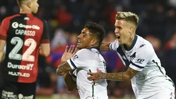 Vélez sigue subiendo en la tabla tras victoria en Rosario ante Newell’s