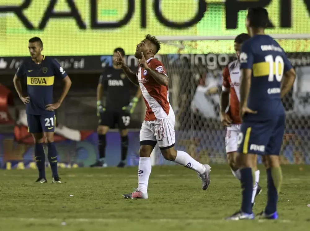 Boca fue derrotado por tercera vez, pero sigue puntero con buena diferencia
