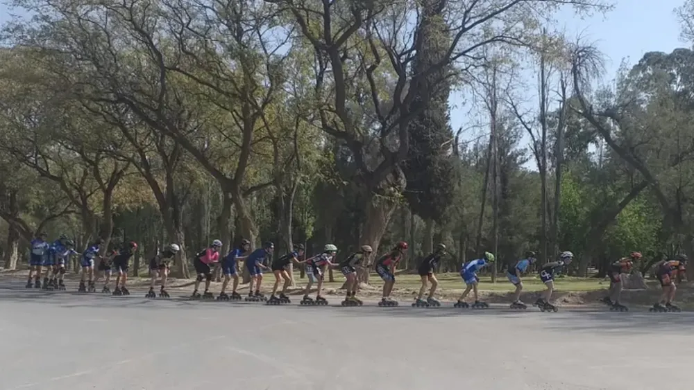 Un centenar de patinadores copó la pista de Pocito y El Pinar