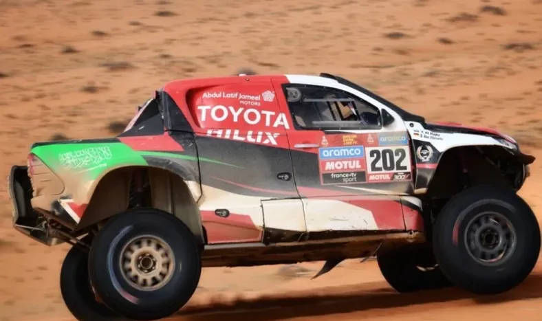 El saudí Al Rajhi gana en autos una séptima etapa del Dakar sin motos ni quads