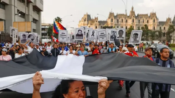 Protestas en Perú se extienden a 10 regiones