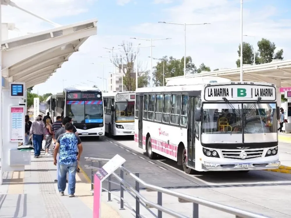 Confirman que el servicio de colectivos será normal y seguirá después de las 22