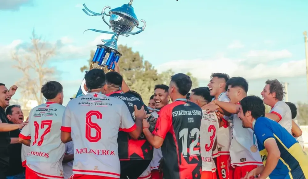 Campeones, Deportivo La Estrella se quedó con el Oficial de la Liga Jachallera venciendo en la final a Sportivo Racing.