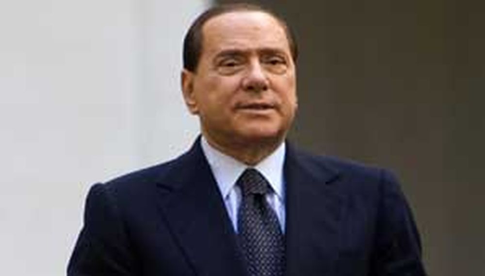 Berlusconi: “Ahora que soy soltero hay una cola de chicas”