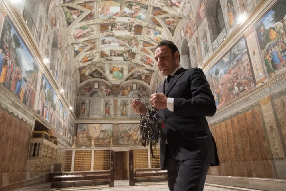 El hombre que todos los días usa 2.297 llaves para abrir el Vaticano