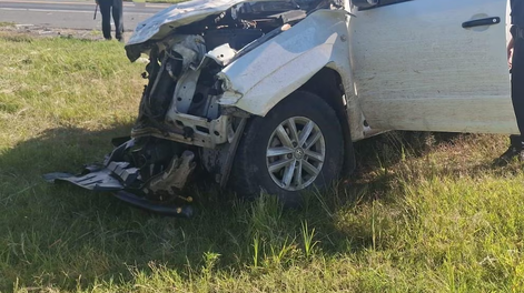 Brutal choque: un hombre murió después de que un camión que venía de Brasil colisionara con una camioneta