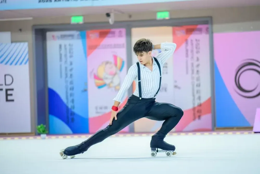 Destacado. Ignacio Salas se destacó en el inicio del Campeonato de Patinaje Artístico en China.
