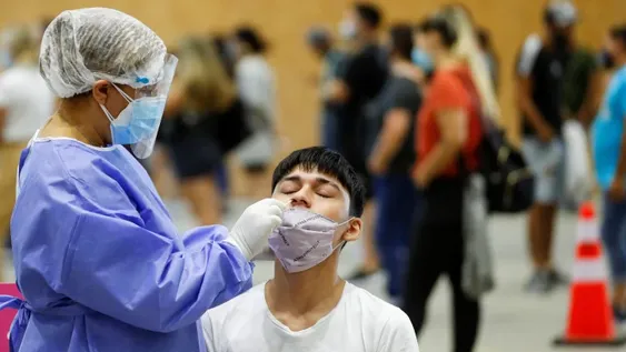 Reportan 19.834 contagios de coronavirus en el país, un 19,5% menos que la semana pasada