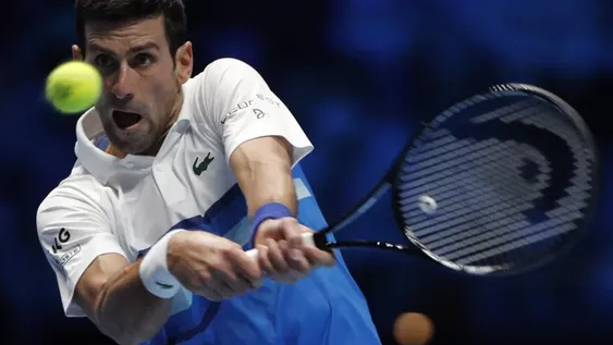 Djokovic ya está en semifinales de Turín