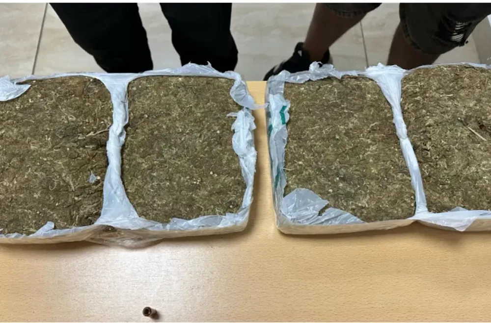 Intentaba llegar a San Juan con más de 4 kilos de marihuana pero los gendarmes la descubrieron