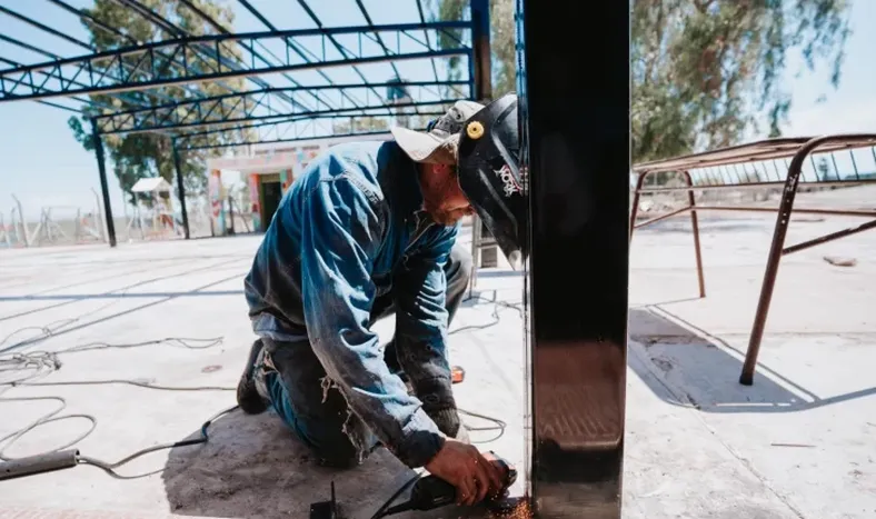 Desde Infraestructura dijeron que los trabajos en los edificios escolares de la provincia avanzan en tiempo y forma.