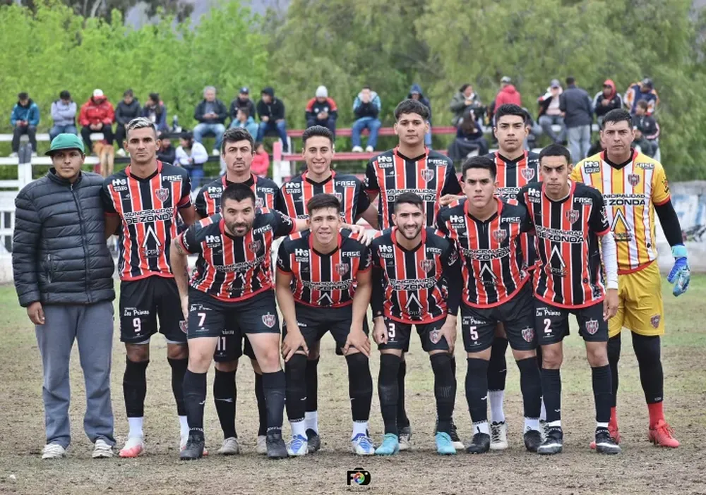 Zondina goleó a Peñarol y sigue prendido en la pelea del campeonato