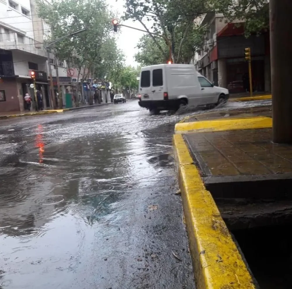 Alerta por tormentas fuertes en San Juan: se prevé caída de granizo, actividad eléctrica y lluvia
