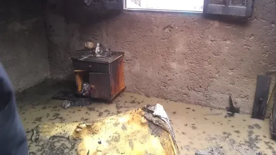 [FOTOS] Pérdidas casi totales por un feroz incendio en una vivienda de Pocito