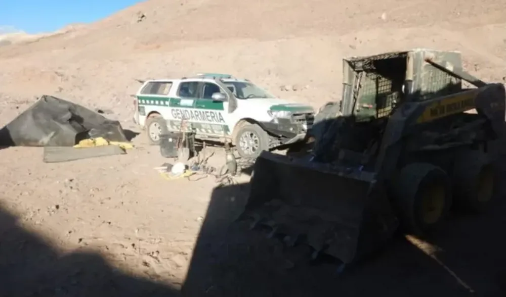 Condenaron y expulsaron del país a dos chilenos por intentar contrabandear oro