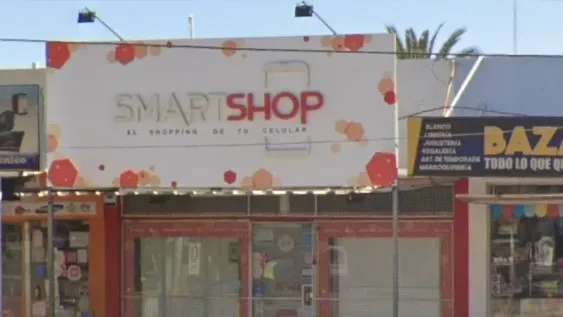 Ladrones robaron en un local de electrónica al que entraron haciendo un boquete