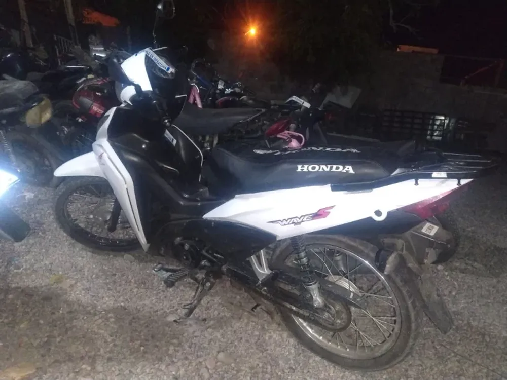 Lo pararon en un control policial en Rawson y descubrió que circulaba en una moto robada