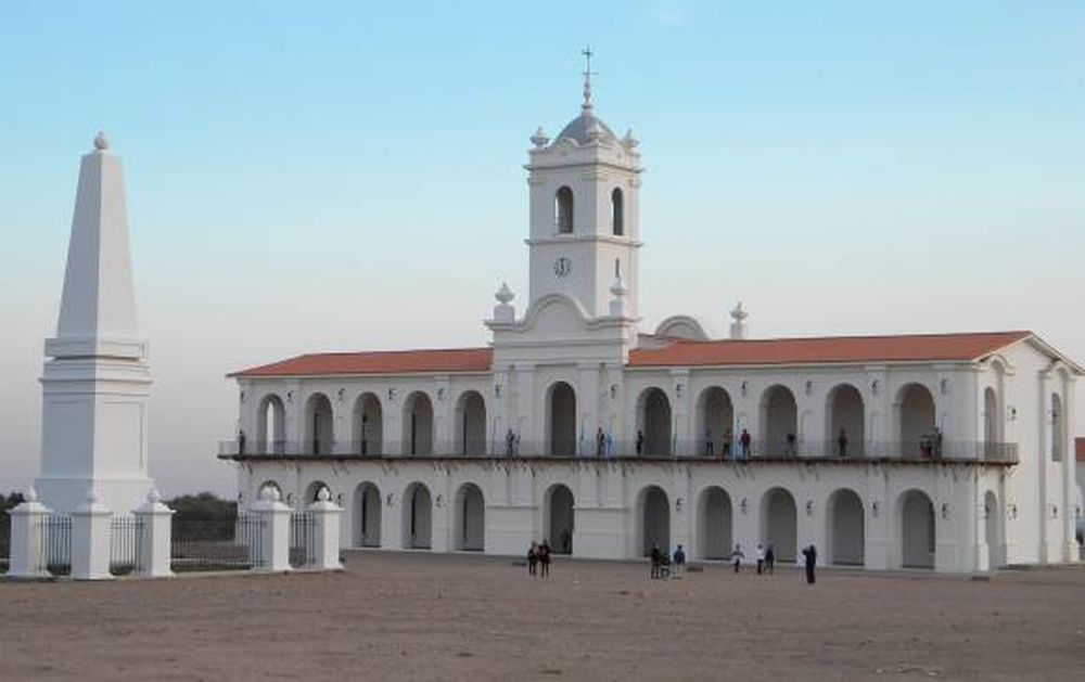 Quieren réplica de la Casa  de Tucumán en 9 de Julio