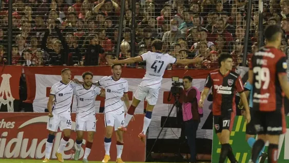 San Lorenzo con varios juveniles, logró la heroica ante Newell´s