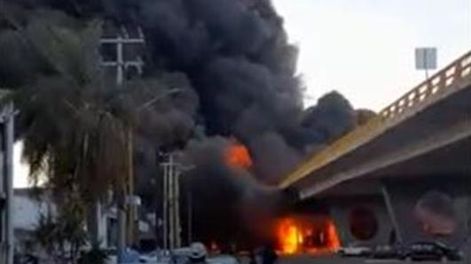 Explotó un camión cisterna en el norte de México y evacuaron a 300 familias