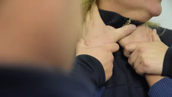 Un sujeto borracho le dio una brutal golpiza a su pareja y la dejó inconsciente