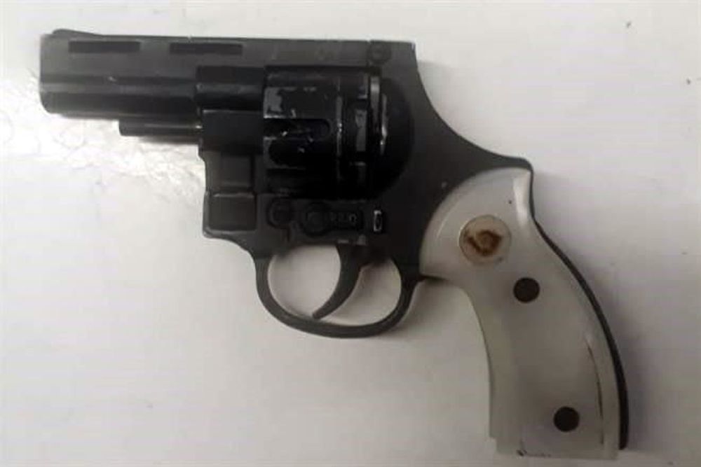 Entraron a una casa armados, se llevaron $8 mil y escaparon a pie: atraparon a uno