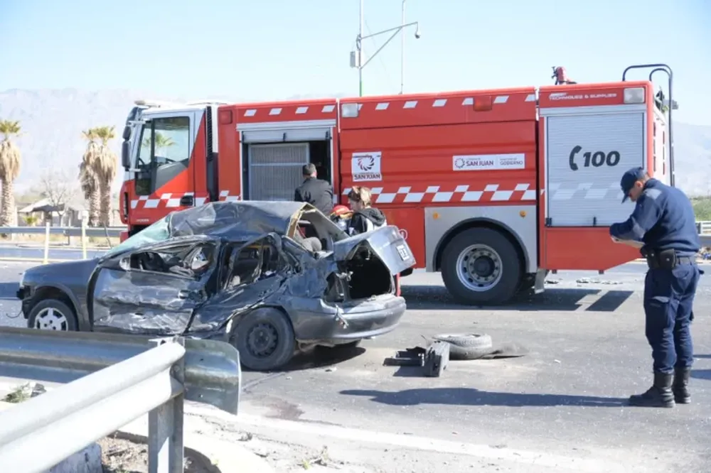 Accidente fatal en Pocito: identificaron a la víctima y la mujer herida sigue grave
