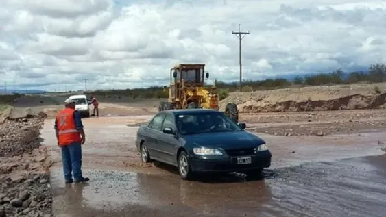 Las rutas que deben transitarse con precaución por las lluvias en la provincia