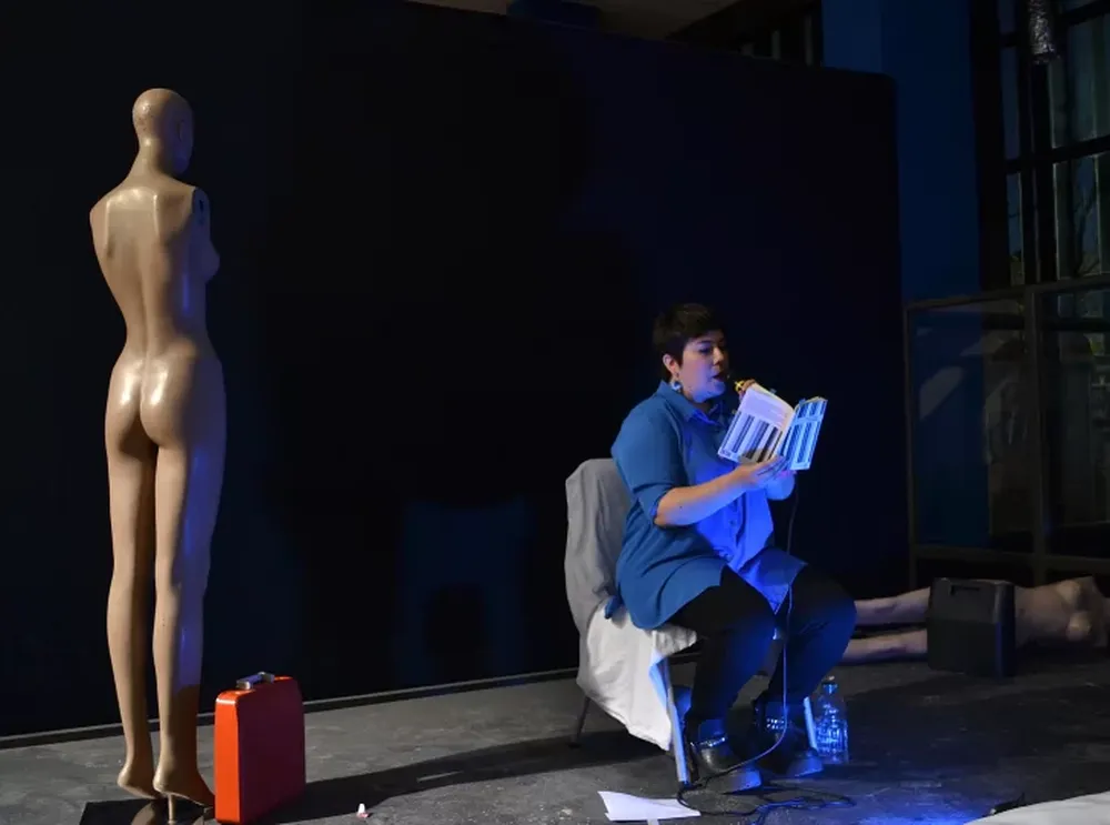 Reina Sosa presentó su primer libro