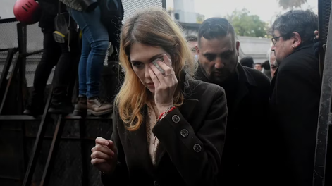 Olivia, la hija de Pol Fernández, le dio la bienvenida a Cavani y es furor en las redes