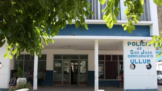 Peleó con su ex, la tomó del cuello y le dio varios golpes de puño