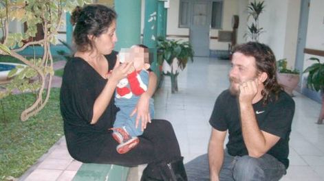 Los encuentros diarios de Teo y sus padres adoptivos