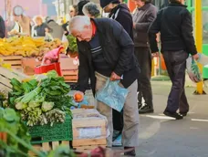 La nueva canasta básica subió 2,2%, menos que la inflación. La nueva canasta básica subió 2,2%, menos que la inflación.