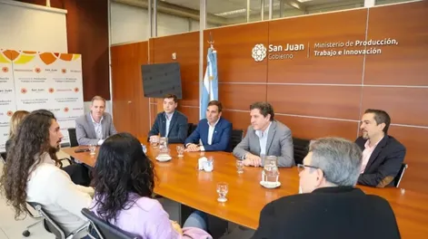 Diario de Cuyo | La provincia puso en marcha recientemente un proyecto para capacitar personas de más de 50 años en IA. Ahora se enfocarán en las empresas.