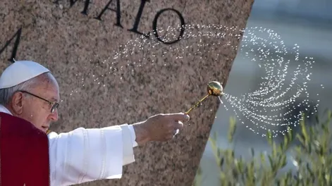 Francisco recordó a “los que sufren por la guerra y el terrorismo”