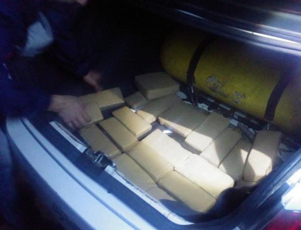 Golpe al narcotráfico: hallan unos 25 kg de marihuana