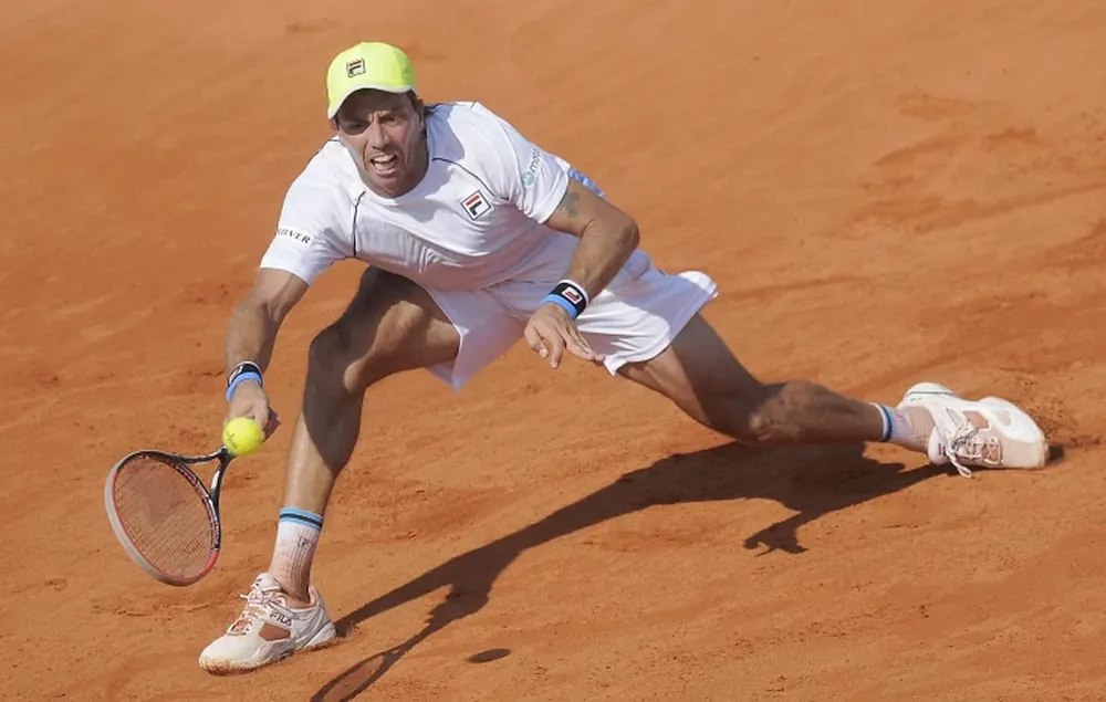 El campeón, en la cornisa