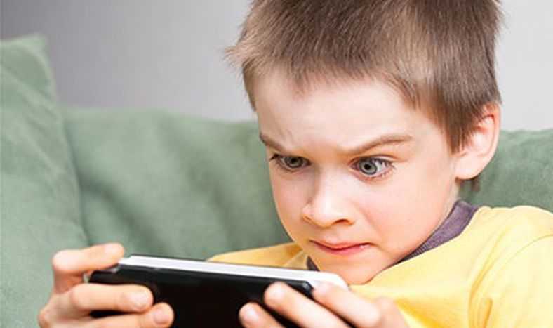 Existen coincidencias sobre la necesidad de un enfoque equilibradoy responsable sobre el uso de celulares por parte de los niños.