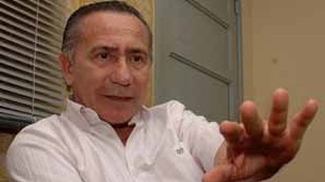 Paraguay: Lino Oviedo murió carbonizado en accidente aéreo