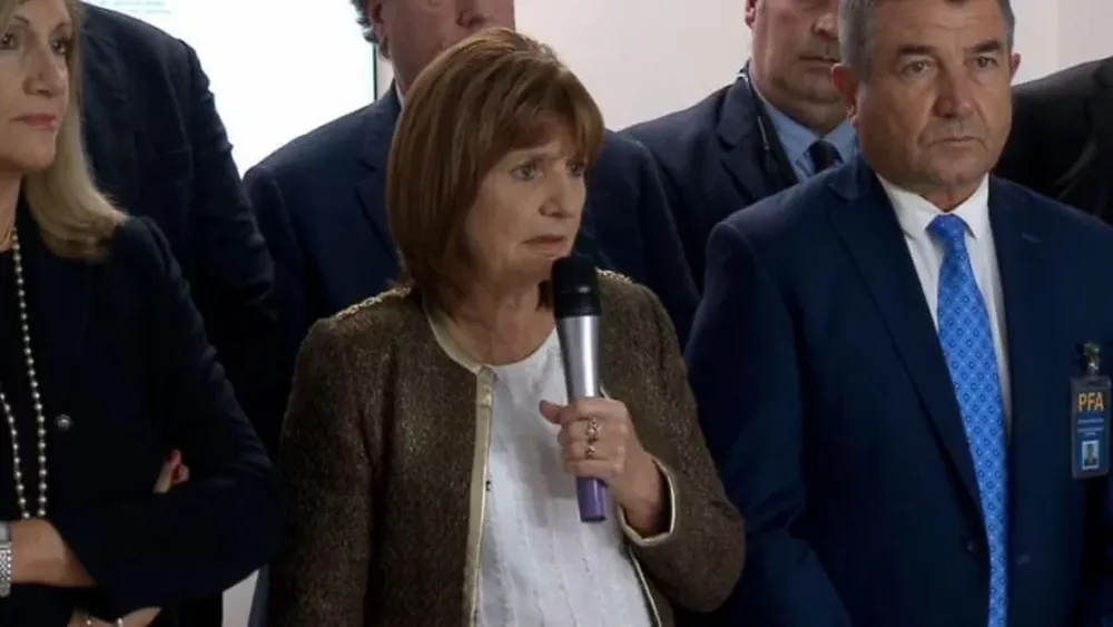 Patricia Bullrich, en conferencia de prensa: “Fue un crimen por códigos de sangre”