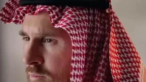 Messi sorprendió y posó como modelo para una marca de ropa de Arabia Saudita